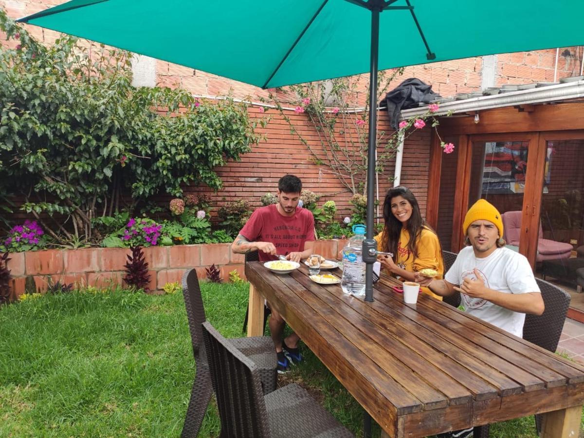 Acogedor Hostal Usaquen La Parada Del Tren Bogotá Eksteriør billede